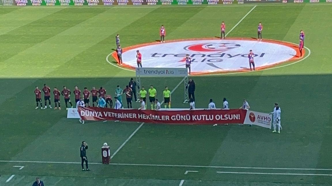 Dünya Veteriner Hekimler Günü’nde Ankara’nın İki Kulübünden Destek